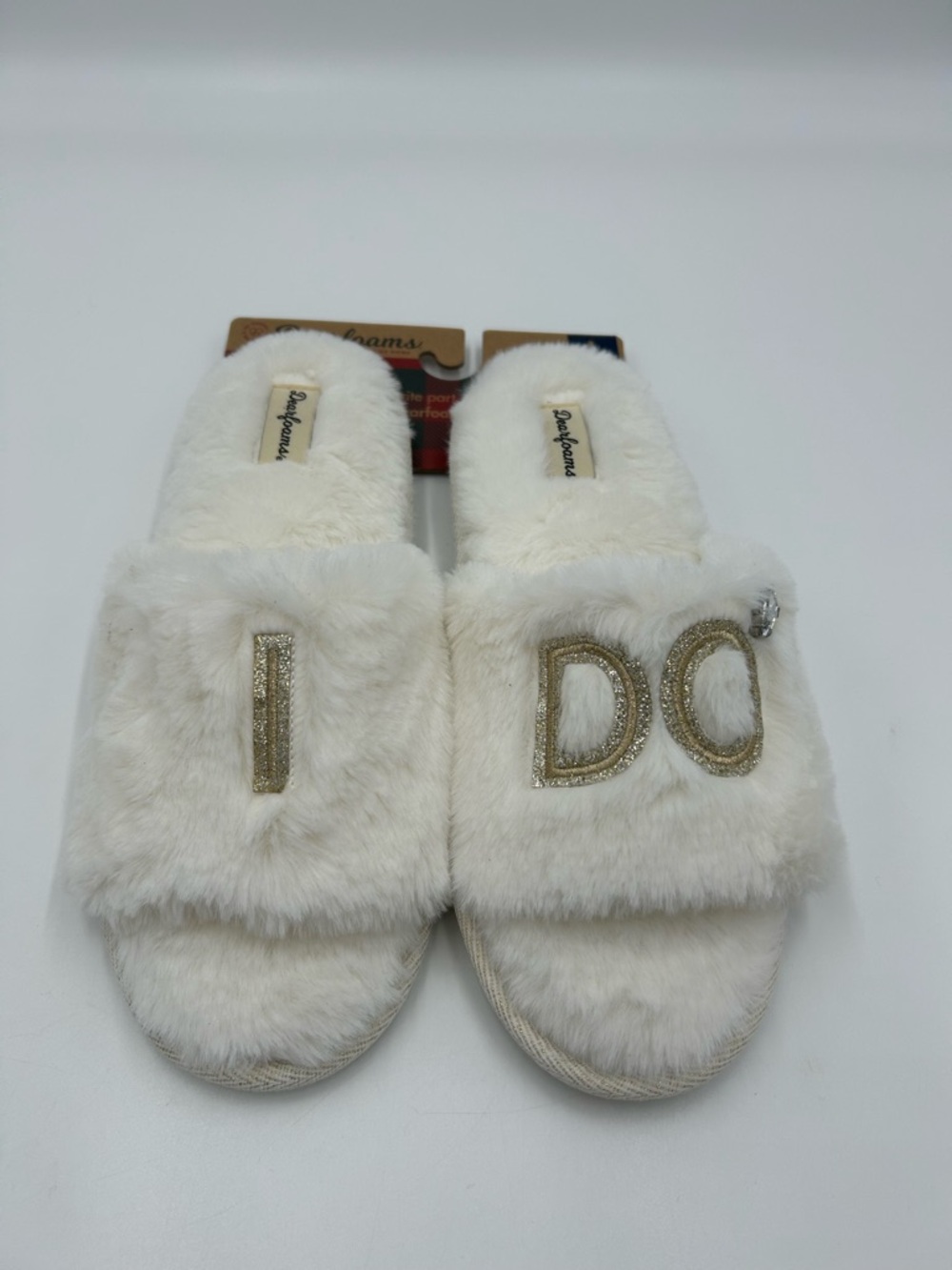 dearfoams White Faux Fur Slip-On Slides with Gold Lettering “I DO” L NWT